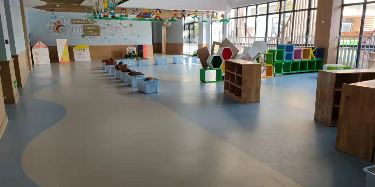 【學校必看】如何選對PVC地板，讓孩子更安全舒適？鳳城橡塑教你一招！