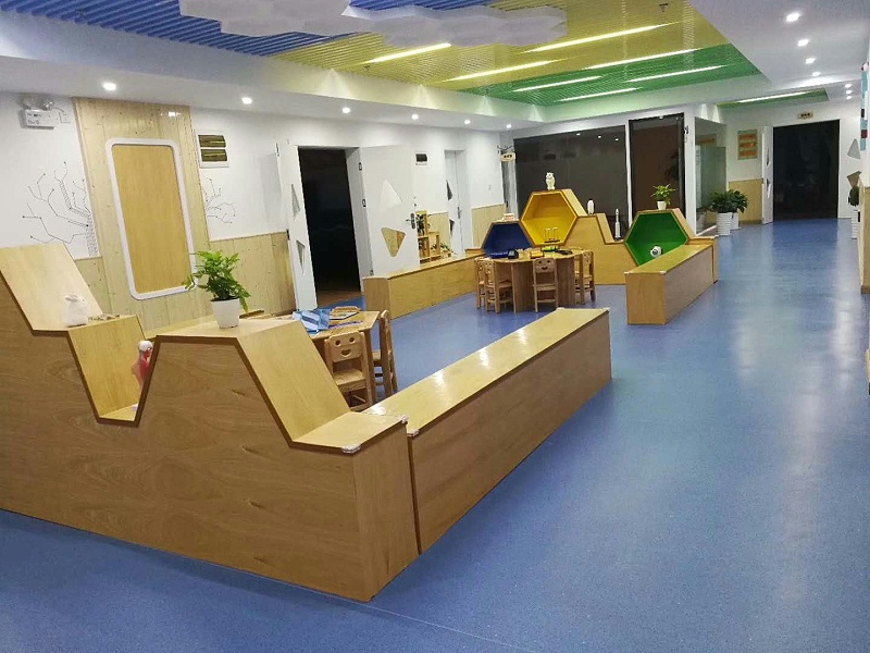 鎮江市童蕾藍天幼兒園博凱復合地板鋪設效果圖1